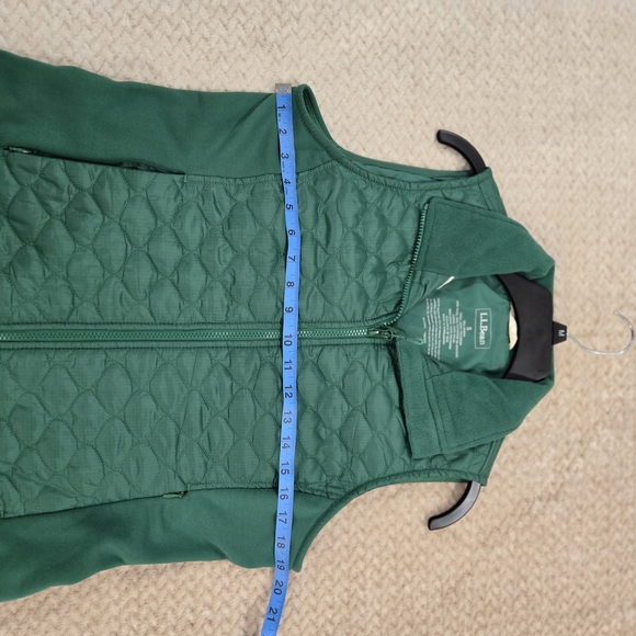 L.L. Bean Women's Green Quilted Vest Size Small. - Picture 10 of 10